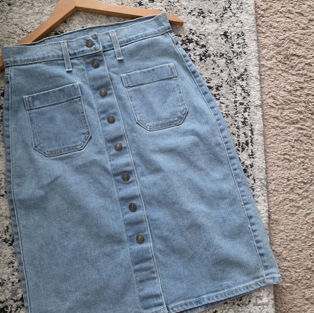 Levi's Snap Front Denim Knee Length Skirt Womens 25 Light Wash Blue